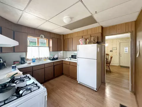 Kitchen - 624 E Pleasant St, Freeport, IL 61032 photo 2 of 2