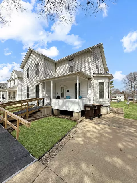 Exterior - 624 E Pleasant St, Freeport, IL 61032 photo 2 of 3