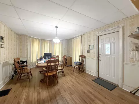Dining - 624 E Pleasant St, Freeport, IL 61032 photo 1 of 2
