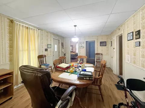 Dining - 624 E Pleasant St, Freeport, IL 61032 photo 2 of 2