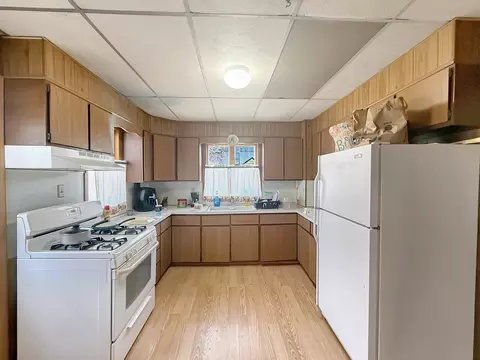Kitchen - 624 E Pleasant St, Freeport, IL 61032 photo 1 of 2