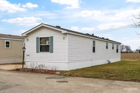 1352 Lauren Dr, Sandwich, IL 60548