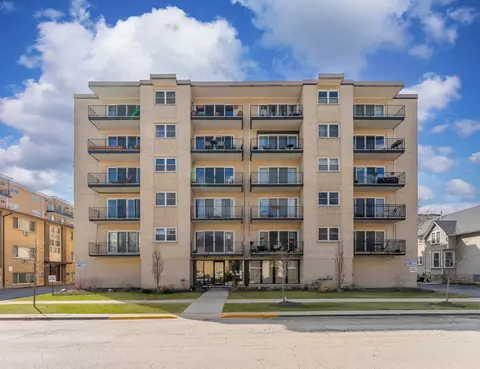 215 Marengo Ave #5C, Forest Park, IL 60130