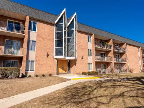 1104 N Mill St #2-311, Naperville, IL 60563