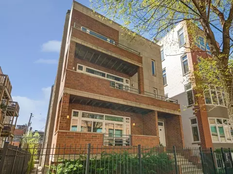 2424 N Southport Ave #A, Chicago, IL 60614