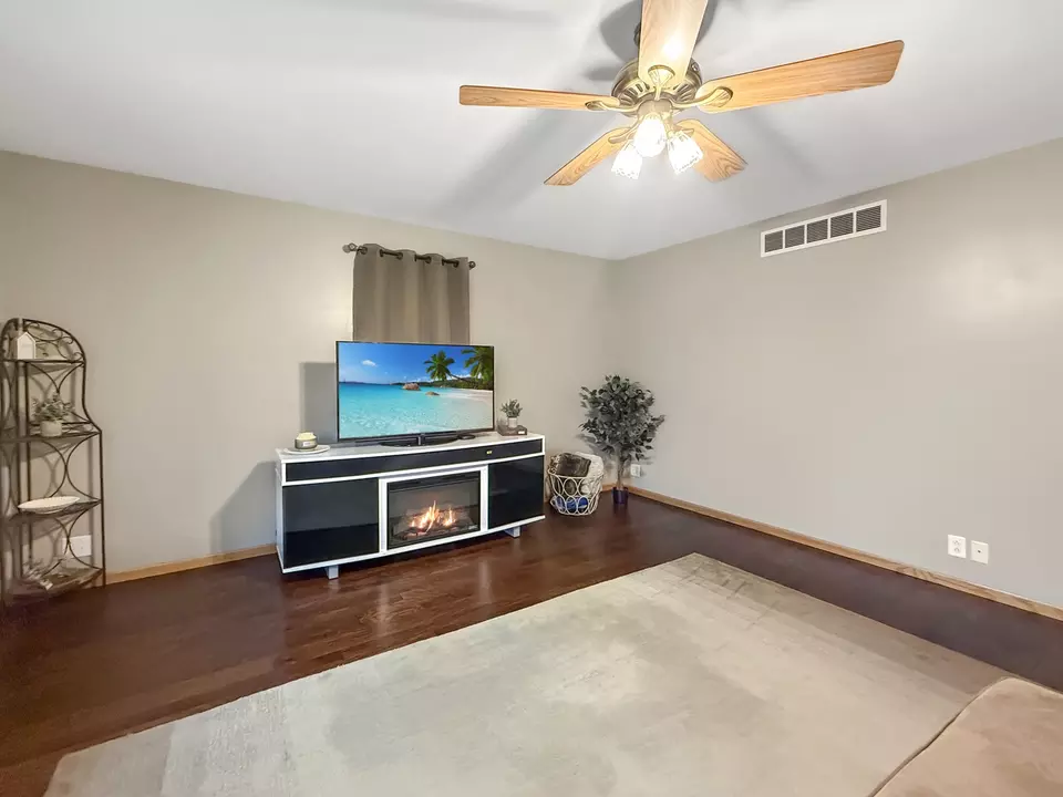 Living - 415 Grove, Lena, IL 61048 photo 6 of 6