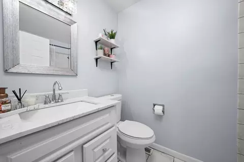 1681 Cornell Dr, Hoffman Estates, IL 60169 photo 9
