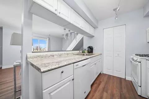 1681 Cornell Dr, Hoffman Estates, IL 60169 photo 7