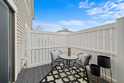 1681 Cornell Dr, Hoffman Estates, IL 60169 photo 5