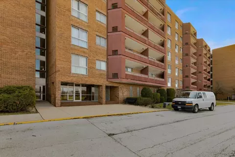 100 Park Ave #203, Calumet City, IL 60409
