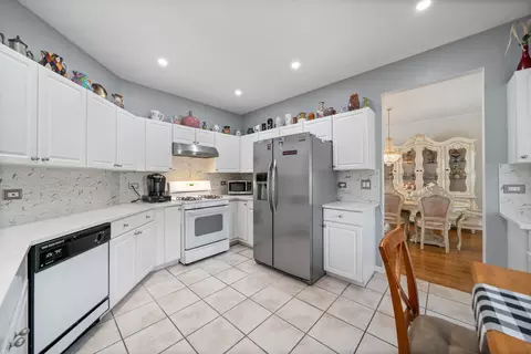 224 Cedarfield Dr, Bartlett, IL 60103 photo 7
