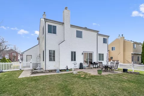 224 Cedarfield Dr, Bartlett, IL 60103 photo 3