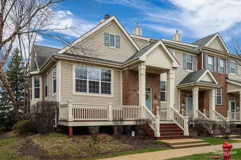 394 Broadmoor Ln, Bartlett, IL 60103 photo 2
