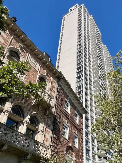1300 N Lake Shore Dr #25B, Chicago, IL 60610