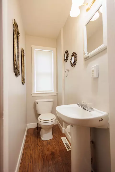 Bath - 1975 E Linden St, Kankakee, IL 60901 photo 3 of 3