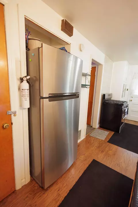 Kitchen - 1975 E Linden St, Kankakee, IL 60901 photo 4 of 4