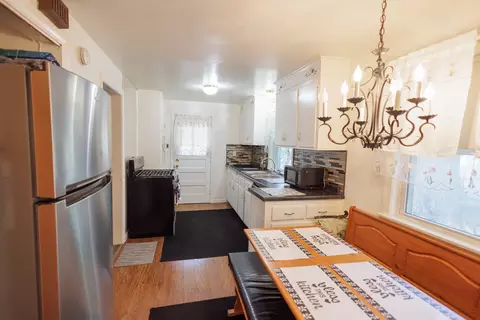 Entry Way - 1975 E Linden St, Kankakee, IL 60901 photo 2 of 2