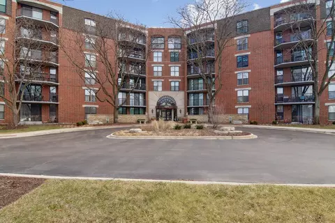 509 Aurora Ave #312, Naperville, IL 60540