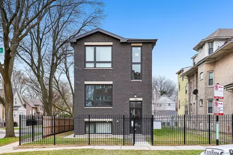 5803 W Superior St, Chicago, IL 60644