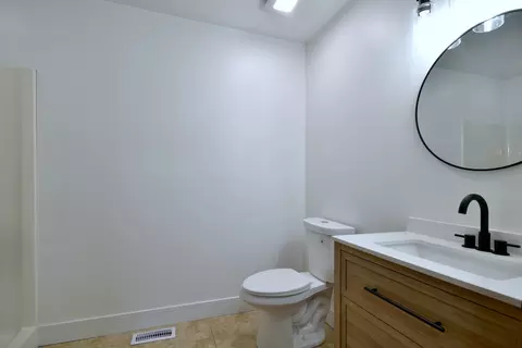 Bath - 4155 W Pauling Rd, Monee, IL 60449 photo 1 of 5