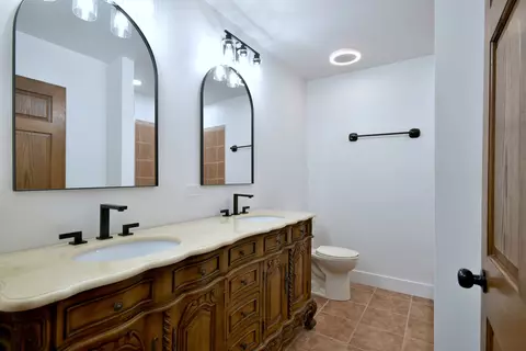 Bath - 4155 W Pauling Rd, Monee, IL 60449 photo 4 of 5