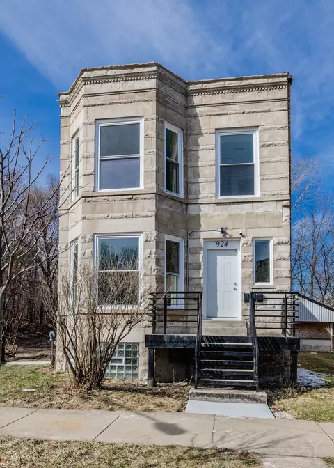924 S Springfield Ave, Chicago, IL 60624