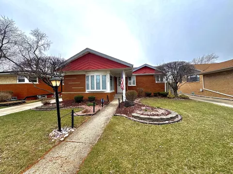 10336 S 51st Ct, Oak Lawn, IL 60453