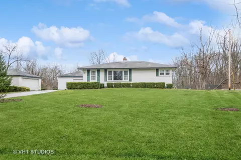 24260 S Meadowood Rd, Crete, IL 60417