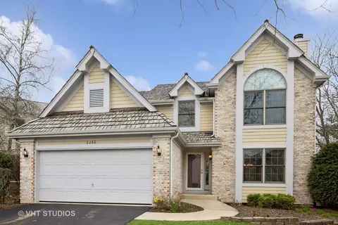 2286 Brookside Ln, Aurora, IL 60502