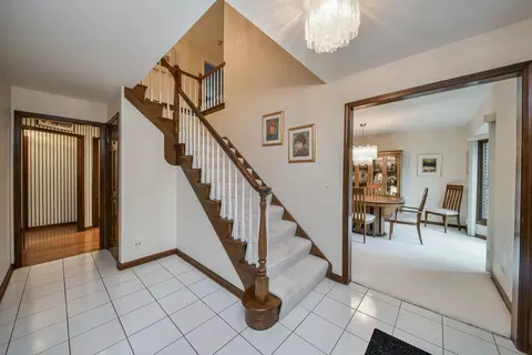 798 E Gartner Rd, Naperville, IL 60540 photo 2