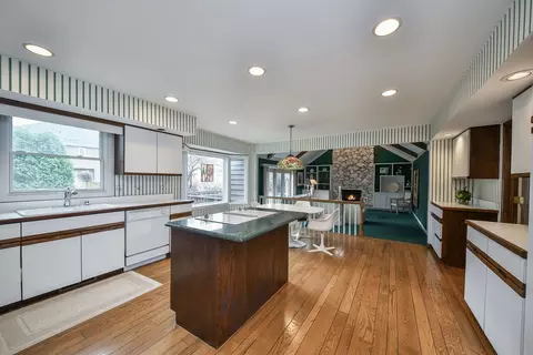 798 E Gartner Rd, Naperville, IL 60540 photo 9