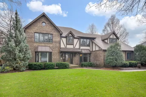 798 E Gartner Rd, Naperville, IL 60540