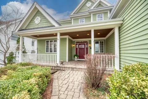 114 Woodstock Ave, Clarendon Hills, IL 60514