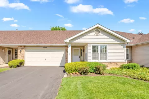 13818 S Magnolia Dr, Plainfield, IL 60544