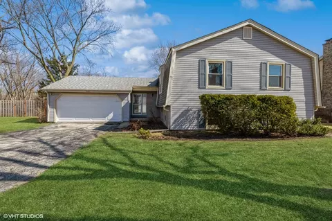1135 Landwehr Rd, Northbrook, IL 60062