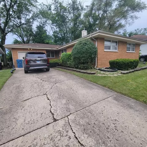 366 W 16th Pl, Chicago Heights, IL 60411