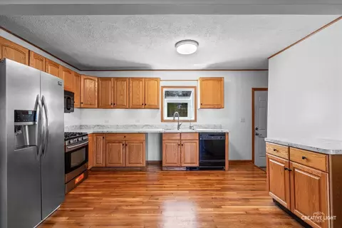 Kitchen - 26 W065 Jerome Ave, Wheaton, IL 60187 photo 1 of 1