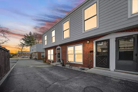 911 Waukegan Rd #A, Deerfield, IL 60015