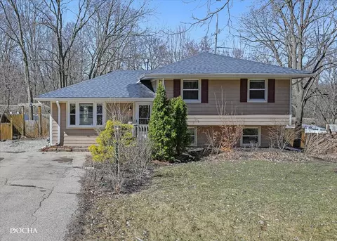 6 N748 Illinois St, Saint Charles, IL 60174