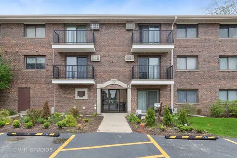 1220 S Lorraine Rd #2H, Wheaton, IL 60189