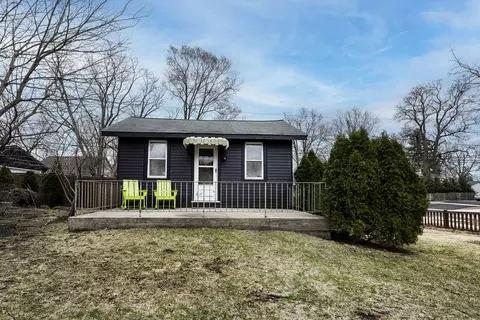 237 S Washington St, Westmont, IL 60559
