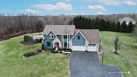 8715 Galleria Ct, Spring Grove, IL 60081