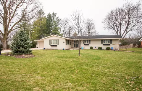 1401 Eustace Dr, Dixon, IL 61021 photo 2
