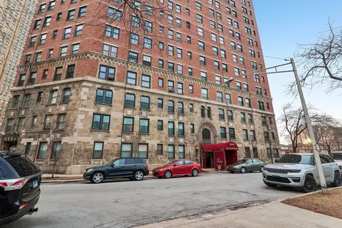 4940 S East End Ave #10C, Chicago, IL 60615