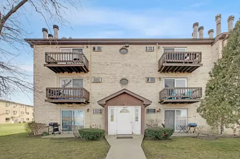 4259 Jennifer Ln #2D, Arlington Heights, IL 60004