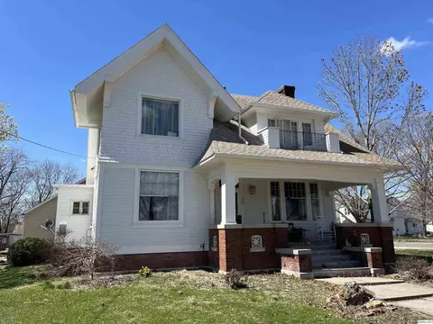 100 S Franklin St, Clayton, IL 62324