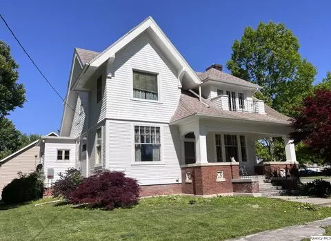 100 S Franklin St, Clayton, IL 62324