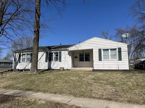 1806 E Lafayette St, Bloomington, IL 61701