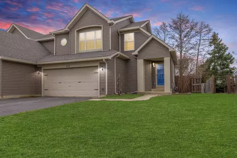 410 Newport Cir, Oswego, IL 60543