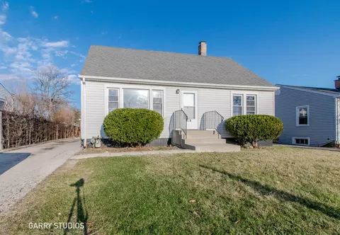 229 S Addison Rd, Addison, IL 60101